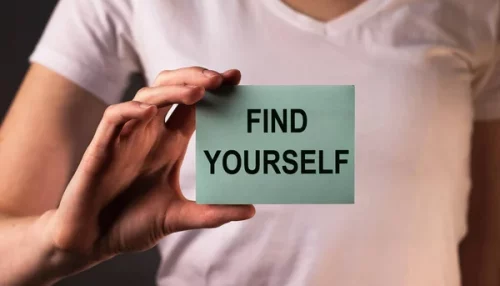 depositphotos_467119852_stock_photo_find_yourself_concept_searchina